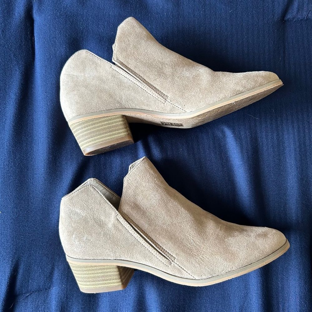 DV8 by Dolce Vita anthropologie neutral taupe/beige suede booties
